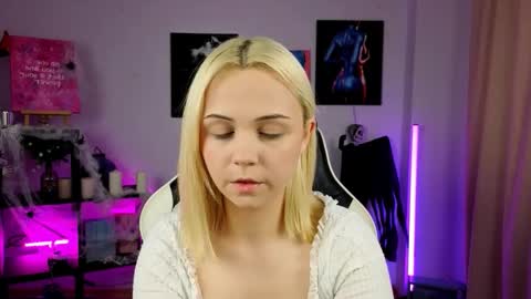 elenamonroee online show from October 2025 09:37:01 AM