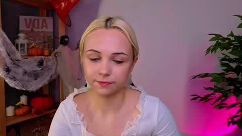 elenamonroee online show from October 2025 03:32:02 AM
