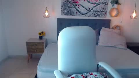 Elenna online show from July 2026 01:14:02 PM