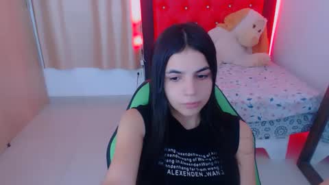Snapshot of elenna_hotx chatting on December 2024 05:46:01 PM agnes online show from December 2024 05:46:01 PM