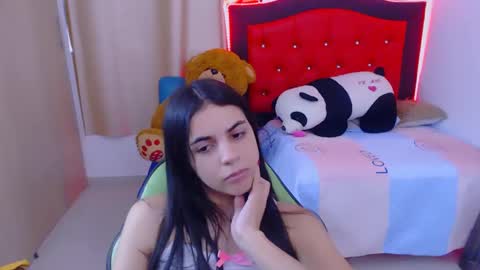 Snapshot of elenna_hotx chatting on January 2025 08:19:02 PM agnes online show from January 2025 08:19:02 PM
