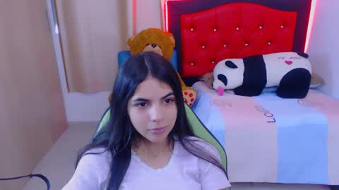Snapshot of elenna_hotx chatting on January 2025 06:45:01 PM agnes online show from January 2025 06:45:01 PM