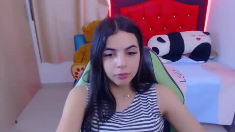 Snapshot of elenna_hotx chatting on January 2025 06:03:01 PM agnes online show from January 2025 06:03:01 PM