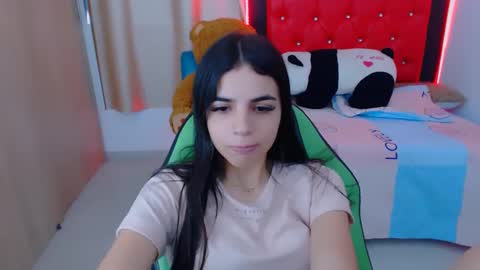 Snapshot of elenna_hotx chatting on January 2025 05:51:01 PM agnes online show from January 2025 05:51:01 PM