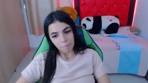 Snapshot of elenna_hotx chatting on January 2025 08:53:02 PM agnes online show from January 2025 08:53:02 PM