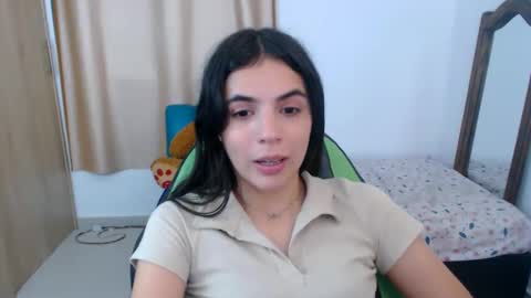 Snapshot of elenna_hotx chatting on March 2025 09:15:01 PM agnes online show from March 2025 09:15:01 PM