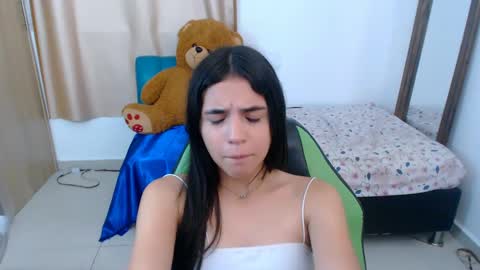 Snapshot of elenna_hotx chatting on March 2025 09:20:01 PM agnes online show from March 2025 09:20:01 PM