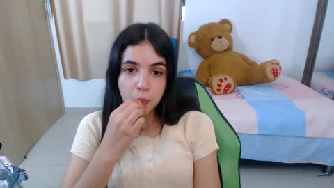 Snapshot of elenna_hotx chatting on March 2025 05:57:02 PM agnes online show from March 2025 05:57:02 PM