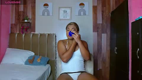 Snapshot of eletrabrowns chatting on February 2026 11:50:02 PM eletrabrowns online show from February 2026 11:50:02 PM