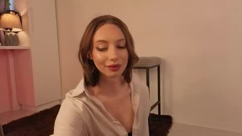 Snapshot of elfiecollins chatting on April 2026 08:52:02 AM Elfie online show from April 2026 08:52:02 AM