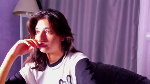 Elfy online show from September 2025 08:21:01 PM