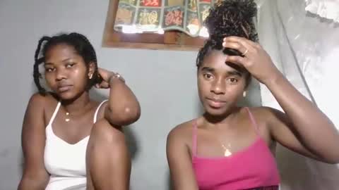 elia011 online show from November 2025 02:34:01 AM