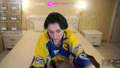 Luna online show from November 2025 10:01:02 PM