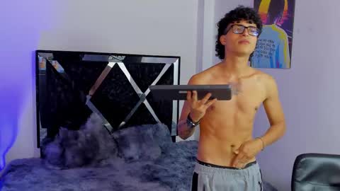 Snapshot of eliasferragamo chatting on November 2025 07:27:01 PM Elias Ferragamo online show from November 2025 07:27:01 PM