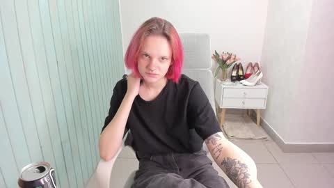 elieiza_xo online show from September 2025 03:18:02 AM