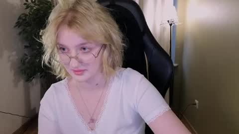 Ellie online show from March 2026 05:15:01 AM