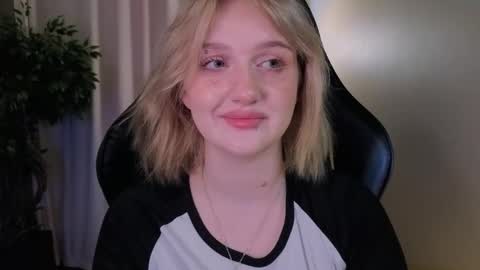 Ellie online show from March 2026 05:46:02 AM