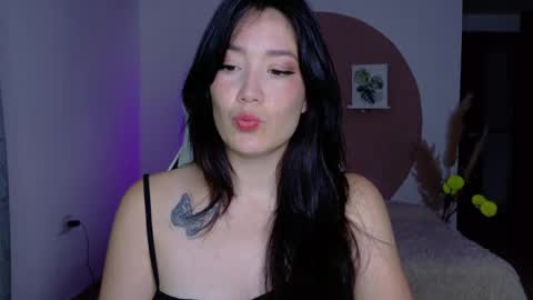 eliiih_ online show from April 2026 03:28:01 AM