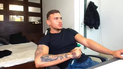 Snapshot of elijahthorne chatting on February 2026 09:45:01 AM ElijahThorne online show from February 2026 09:45:01 AM