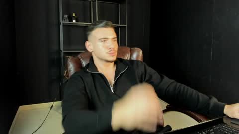 Snapshot of elijahthorne chatting on April 2026 08:26:01 AM ElijahThorne online show from April 2026 08:26:01 AM