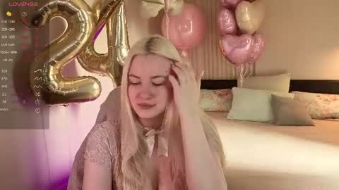Snapshot of elina_nortas chatting on June 2026 04:24:02 AM Elina online show from June 2026 04:24:02 AM