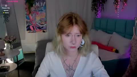 Snapshot of elira_vane chatting on July 2026 02:57:02 AM Elira Vane online show from July 2026 02:57:02 AM