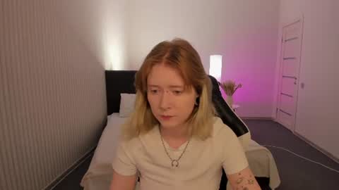 Snapshot of elira_vane chatting on July 2026 02:59:02 AM Elira Vane online show from July 2026 02:59:02 AM