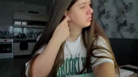 Aletta Oushen online show from November 2025 10:06:01 AM