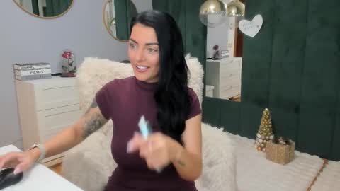 Maria online show from December 2025 05:12:02 AM