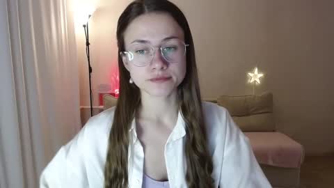 Elis online show from December 2024 06:16:01 PM