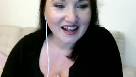 Snapshot of elise_bliss69 chatting on October 2025 07:14:02 PM elise_bliss69 online show from October 2025 07:14:02 PM