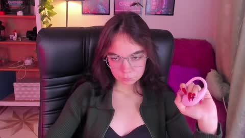 Snapshot of elise_noir chatting on October 2025 04:41:01 PM Elise online show from October 2025 04:41:01 PM