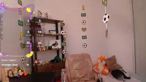 Snapshot of elise_nyx chatting on June 2026 12:44:01 PM elise_nyx online show from June 2026 12:44:01 PM
