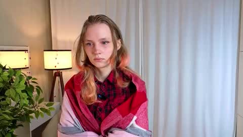 Viola online show from November 2025 01:11:01 AM