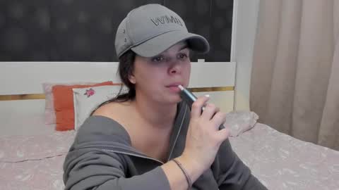 Snapshot of elisetyler89 chatting on February 2026 08:13:02 PM Elly online show from February 2026 08:13:02 PM