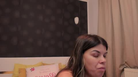 Snapshot of elisetyler89 chatting on February 2026 09:04:01 PM Elly online show from February 2026 09:04:01 PM