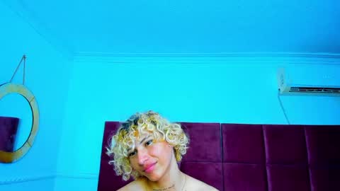 Valentino Konny y Jhon online show from May 2026 07:11:02 PM