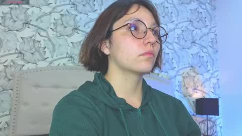 Eliza online show from April 2026 07:43:01 PM