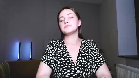 Elizabeth online show from October 2025 08:33:01 PM