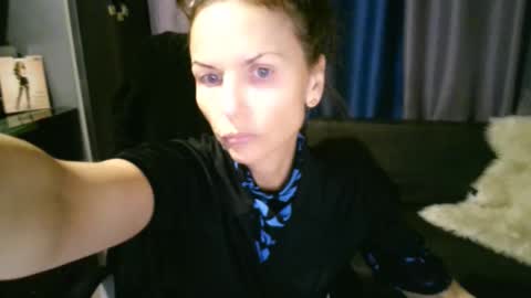 Elizabethangel online show from October 2025 05:46:02 PM