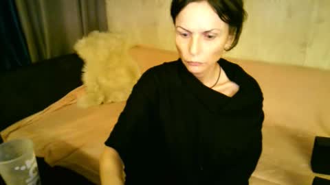 Elizabethangel online show from October 2025 08:53:02 PM