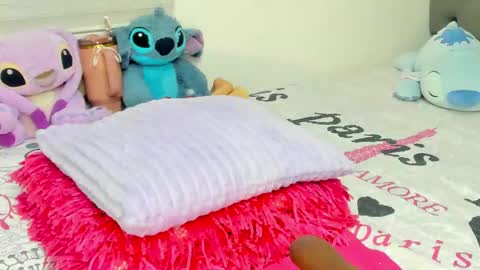 Snapshot of elizabeth_18_ chatting on October 2025 03:02:02 AM ELIZA online show from October 2025 03:02:02 AM