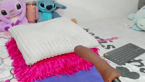 Snapshot of elizabeth_18_ chatting on November 2025 03:01:01 AM ELIZA online show from November 2025 03:01:01 AM