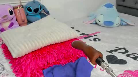 Snapshot of elizabeth_18_ chatting on November 2025 04:01:01 AM ELIZA online show from November 2025 04:01:01 AM