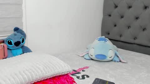 Snapshot of elizabeth_18_ chatting on November 2025 03:06:01 AM ELIZA online show from November 2025 03:06:01 AM