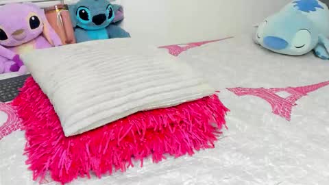 Snapshot of elizabeth_18_ chatting on November 2025 03:17:02 AM ELIZA online show from November 2025 03:17:02 AM