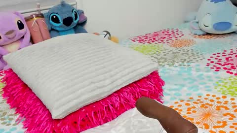 Snapshot of elizabeth_18_ chatting on December 2025 03:12:03 AM ELIZA online show from December 2025 03:12:03 AM