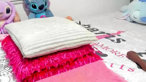 Snapshot of elizabeth_18_ chatting on January 2026 03:00:01 AM ELIZA online show from January 2026 03:00:01 AM