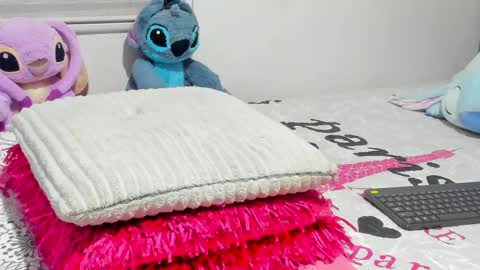 Snapshot of elizabeth_18_ chatting on January 2026 03:43:01 AM ELIZA online show from January 2026 03:43:01 AM