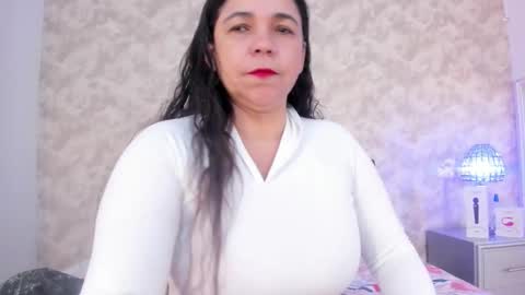 Elizabeth online show from October 2025 08:53:02 PM